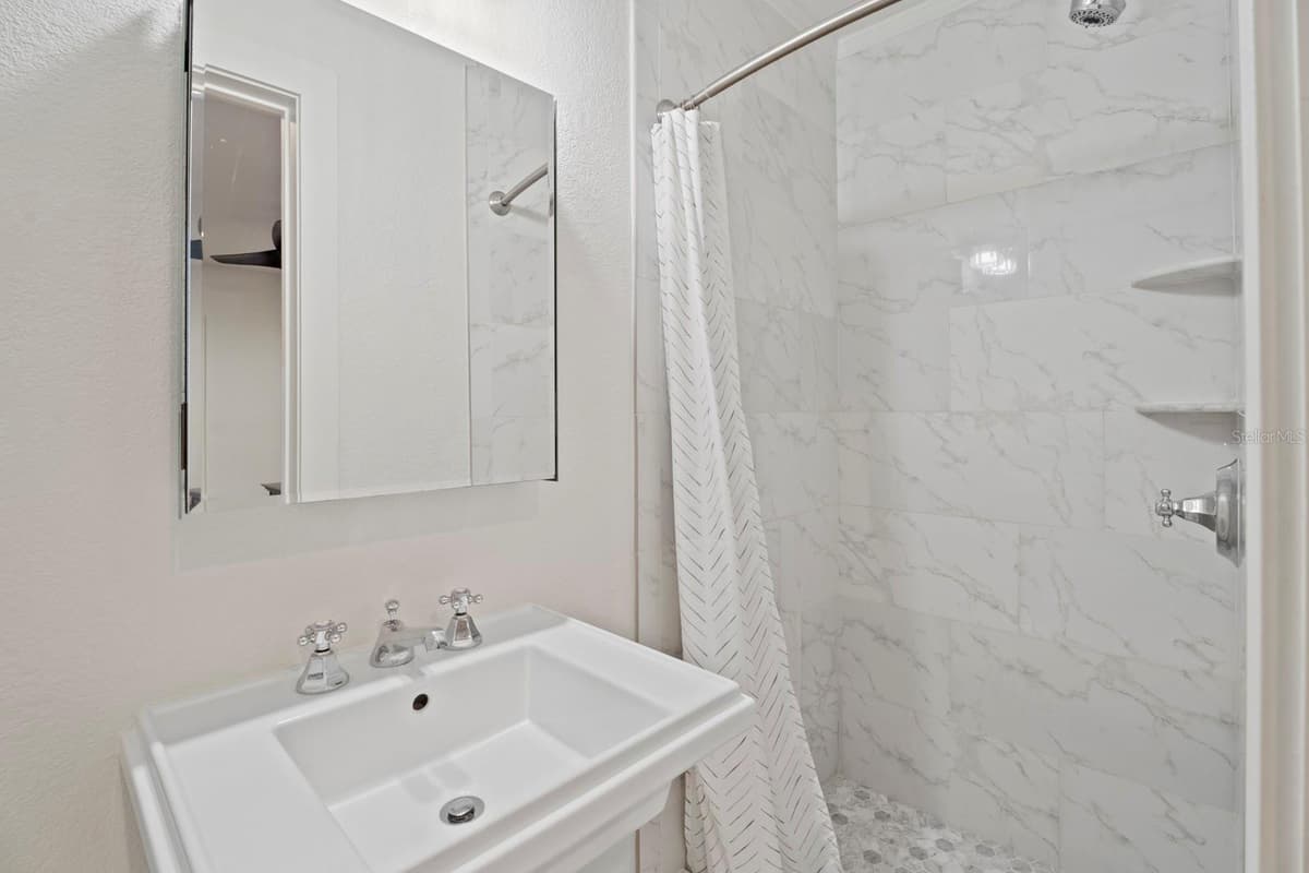 890 PHELPS AVENUE — photo 65 of 69
