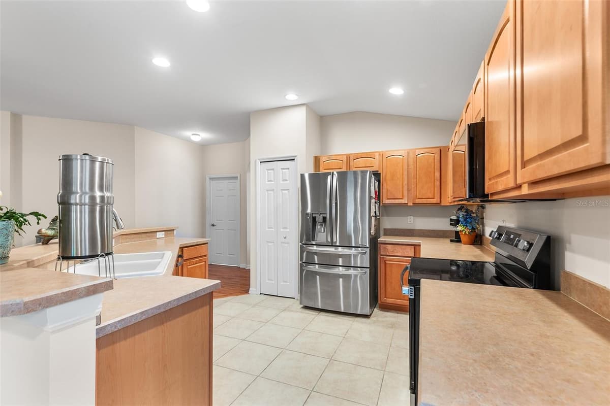 4134 BEDFORD AVENUE — photo 10 of 30