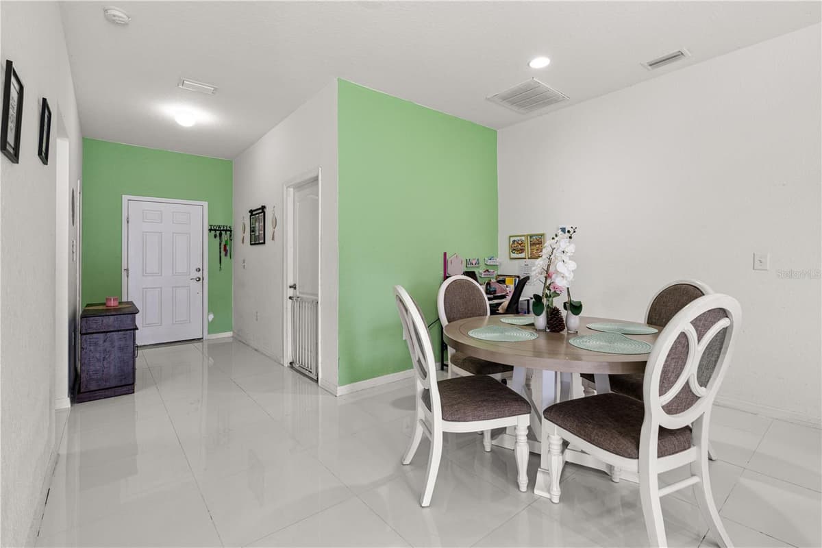 5906 ESCALON DRIVE — photo 17 of 33