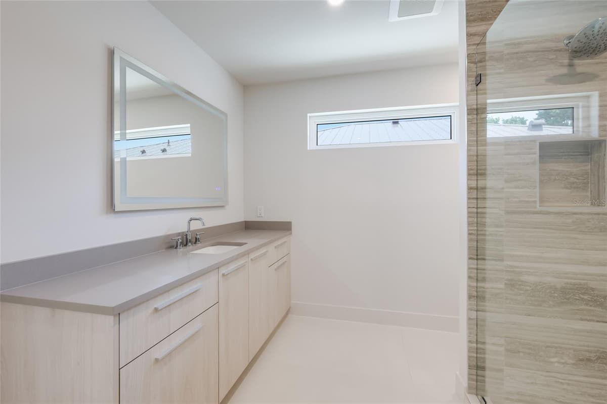 2596 FLOYD STREET — photo 23 of 31
