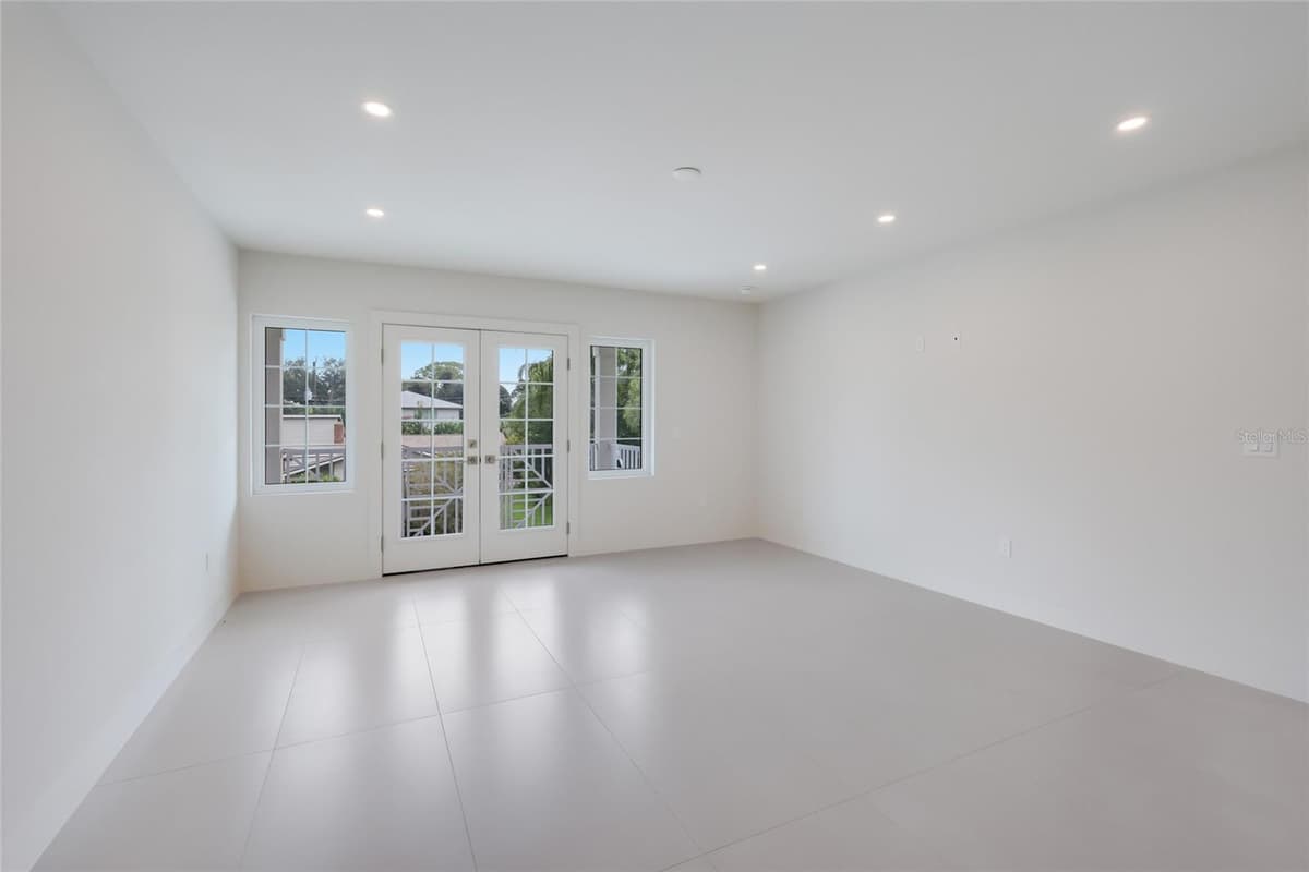 2596 FLOYD STREET — photo 19 of 31