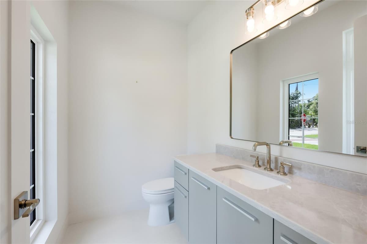 2596 FLOYD STREET — photo 15 of 31