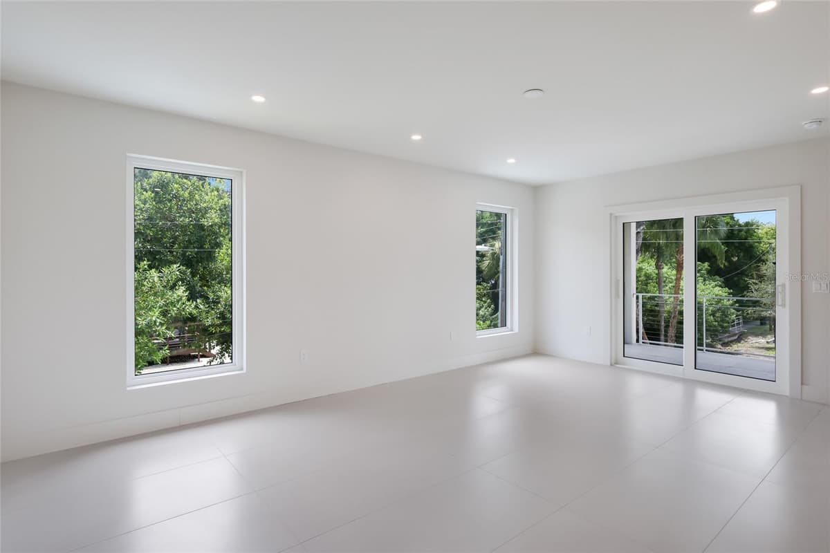 2596 FLOYD STREET — photo 24 of 31
