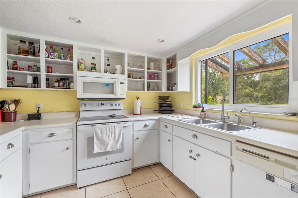 5105 FIVE ACRE ROAD — photo 15 of 42