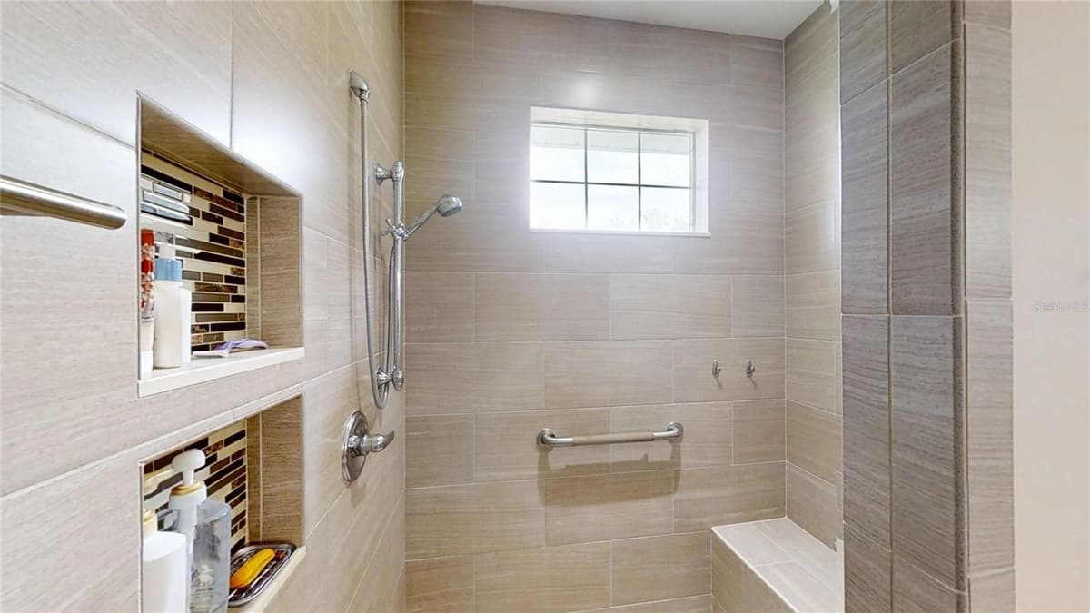 8565 82ND TERRACE — photo 34 of 47