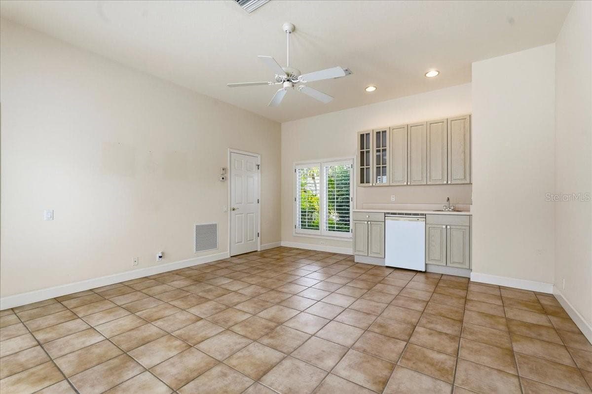 5221 88TH STREET — photo 14 of 90