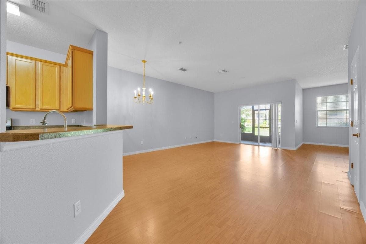 7509 PELLHAM WAY — photo 9 of 36