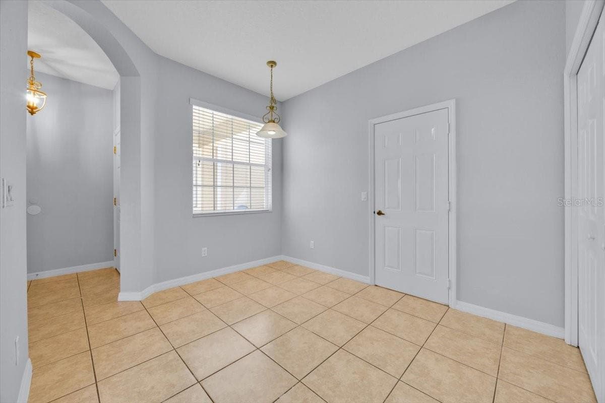 7509 PELLHAM WAY — photo 8 of 36