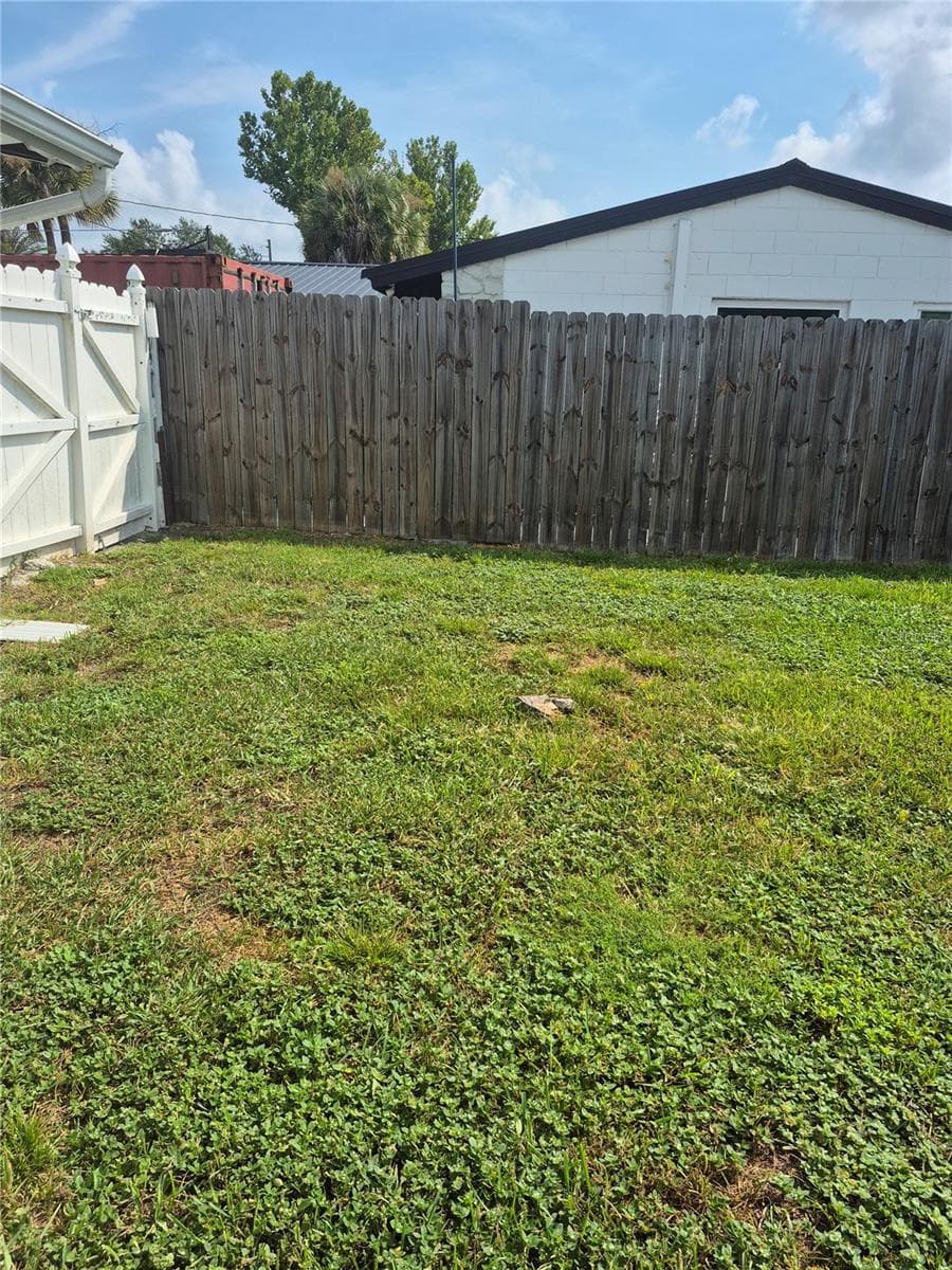 2604 REEF COURT — photo 4 of 15