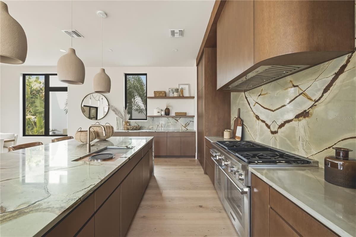 130 ADRIATIC AVENUE — photo 9 of 89
