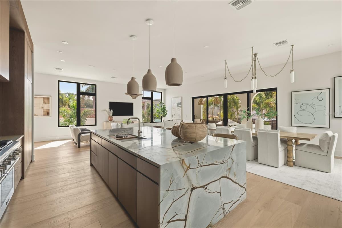 130 ADRIATIC AVENUE — photo 12 of 89