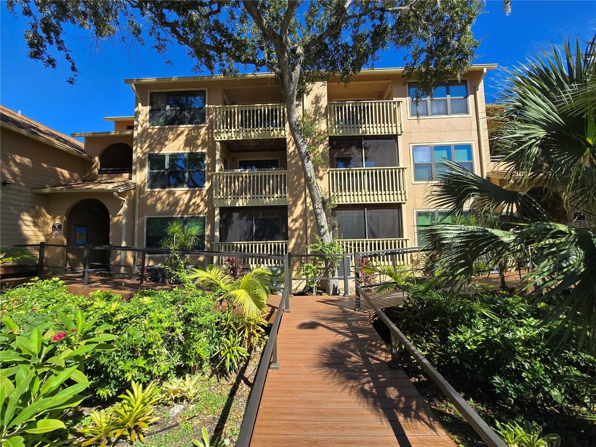 1401 PALMETTO AVENUE — photo 1 of 26