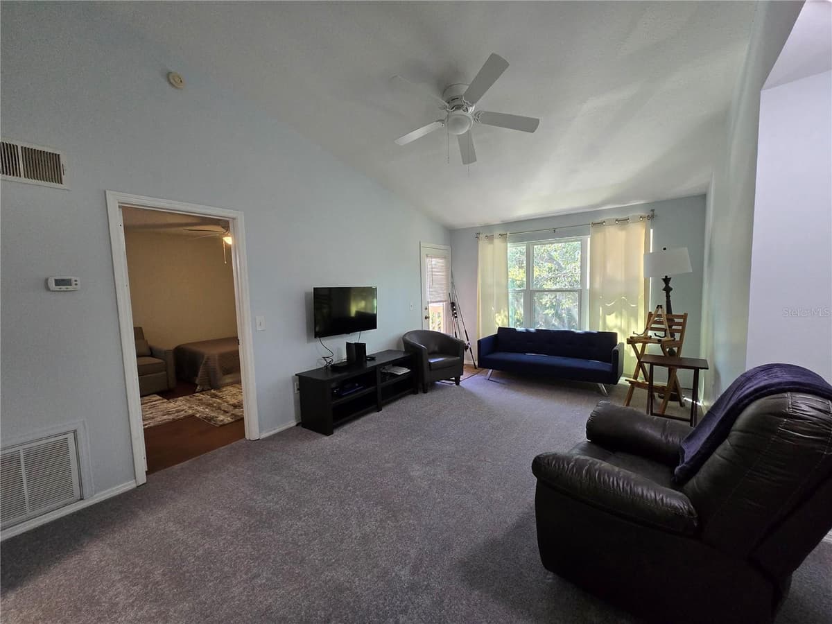 1401 PALMETTO AVENUE — photo 5 of 26