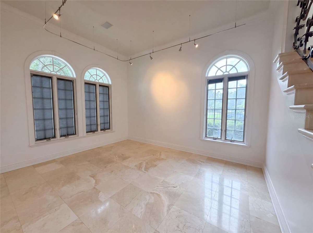 4407 DALE AVENUE — photo 12 of 55