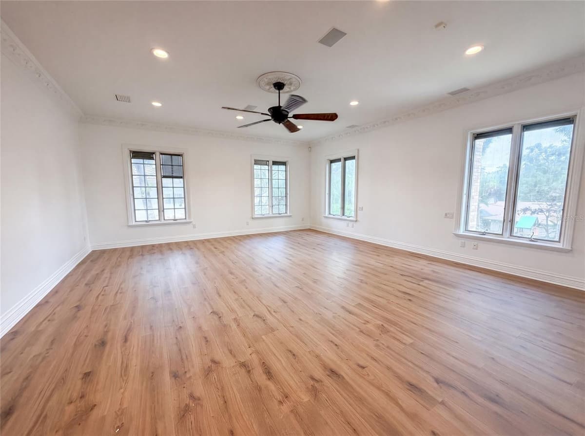 4407 DALE AVENUE — photo 17 of 55