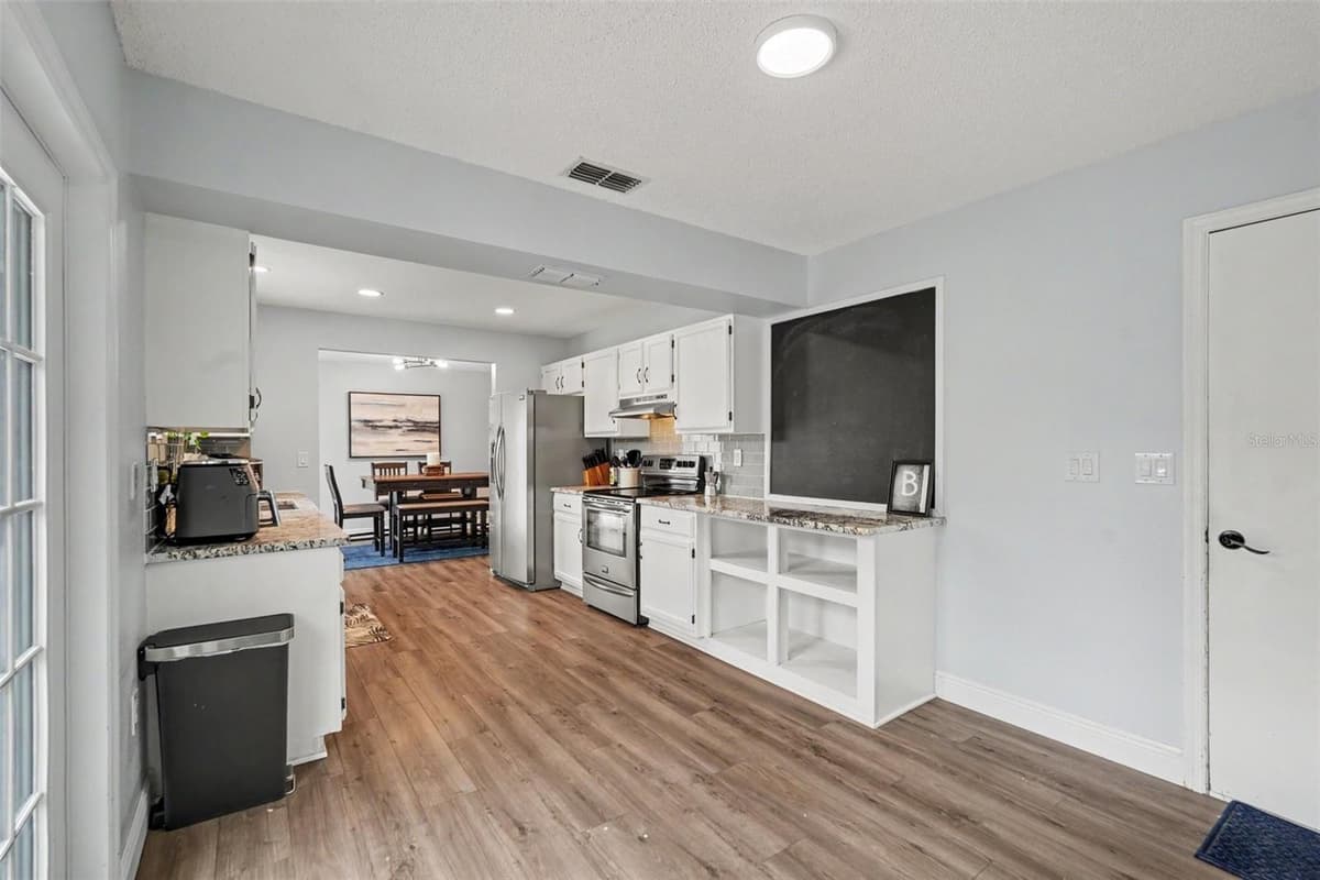 736 SANDY CREEK DRIVE — photo 10 of 26