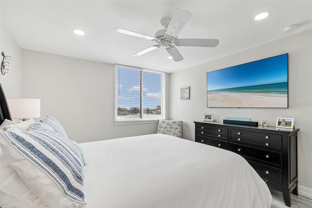 644 ISLAND WAY — photo 40 of 61