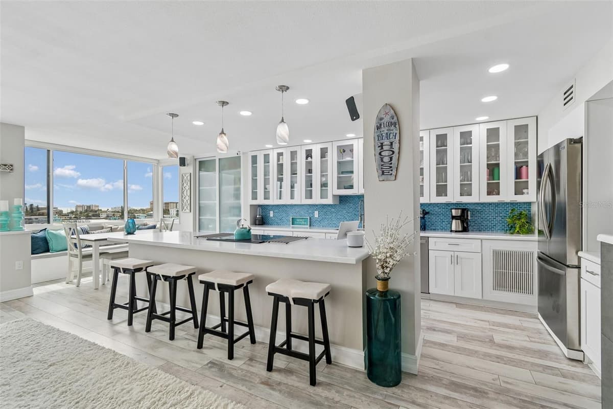 644 ISLAND WAY — photo 4 of 61