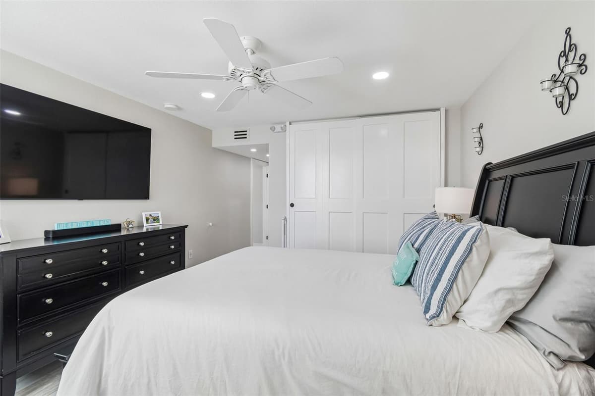 644 ISLAND WAY — photo 42 of 61