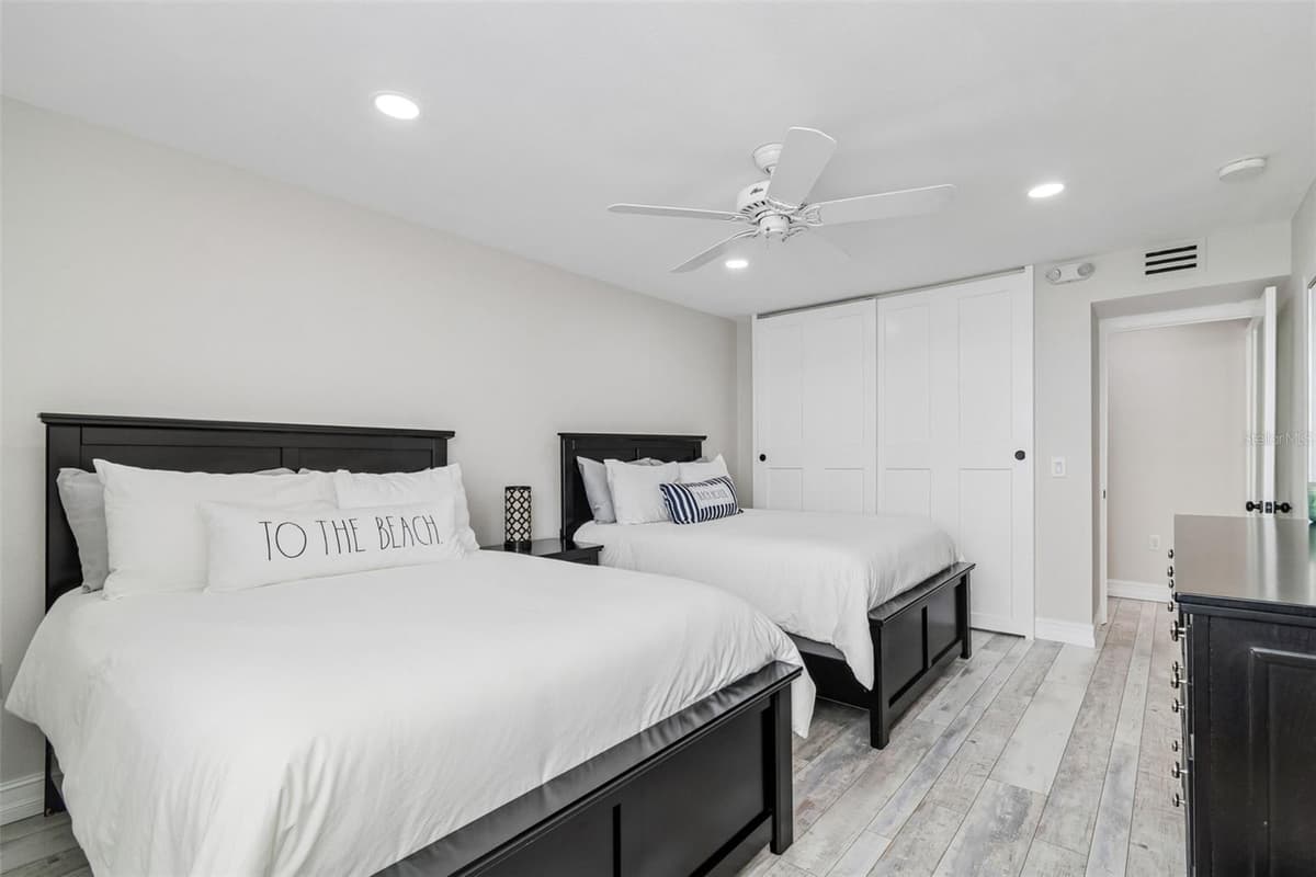 644 ISLAND WAY — photo 34 of 61
