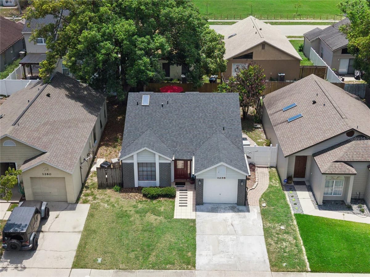 1256 PIN OAK DRIVE — photo 5 of 44