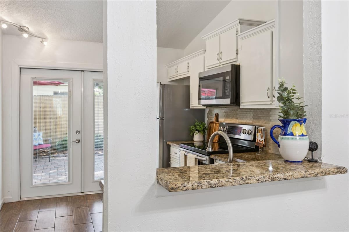 1256 PIN OAK DRIVE — photo 18 of 44
