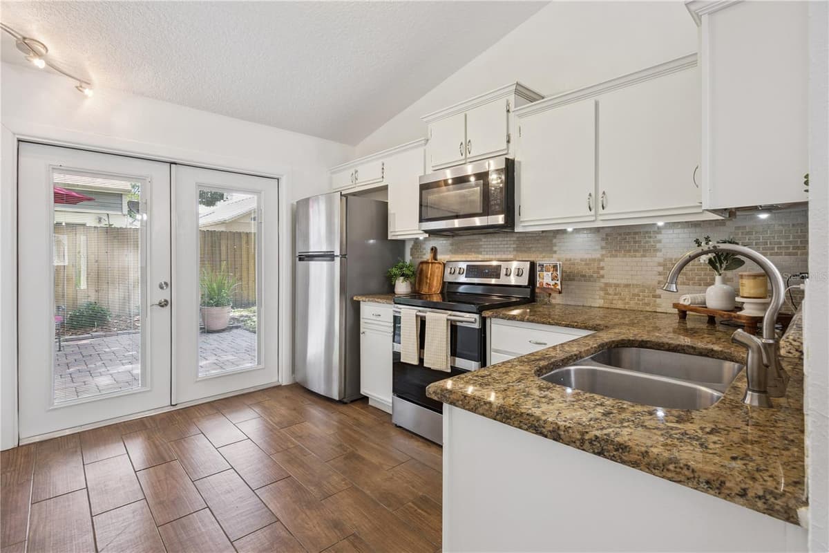 1256 PIN OAK DRIVE — photo 17 of 44
