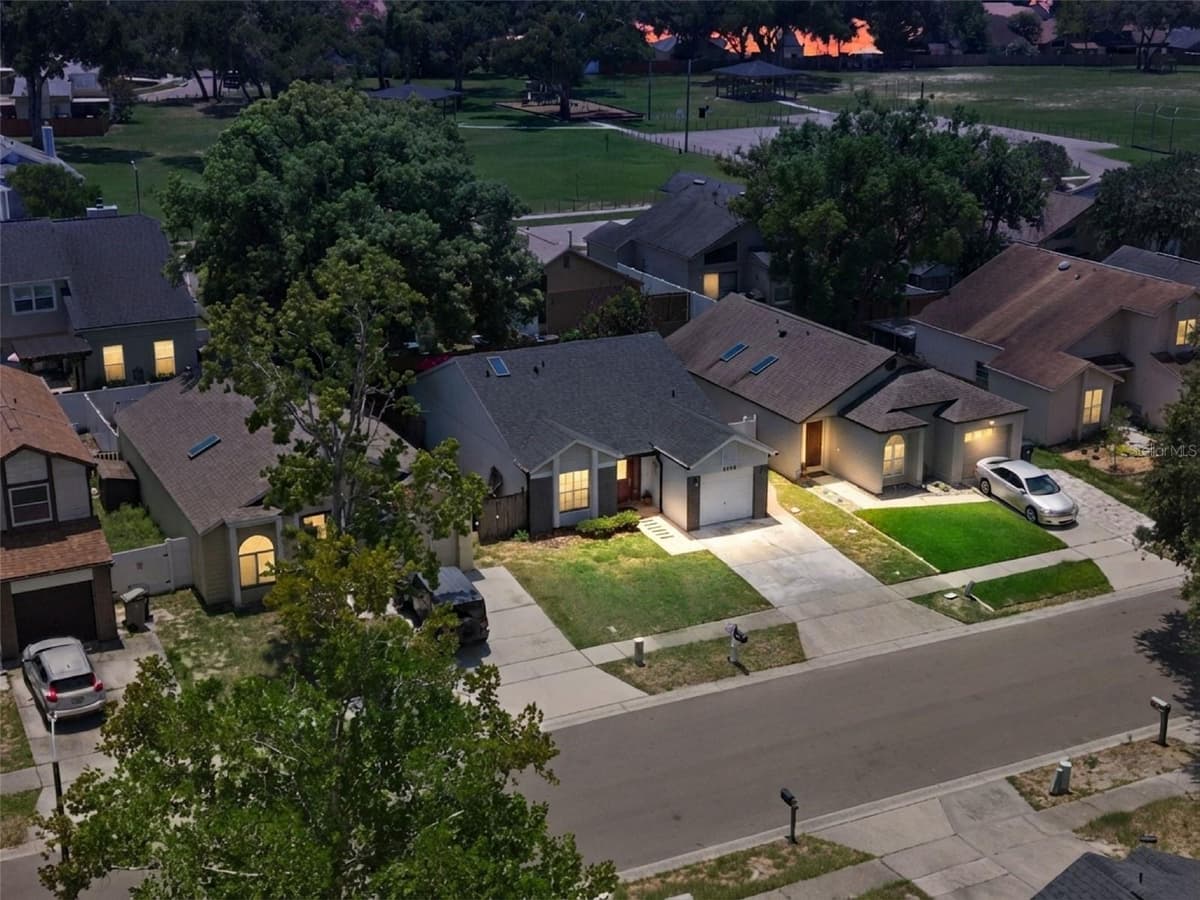 1256 PIN OAK DRIVE — photo 7 of 44