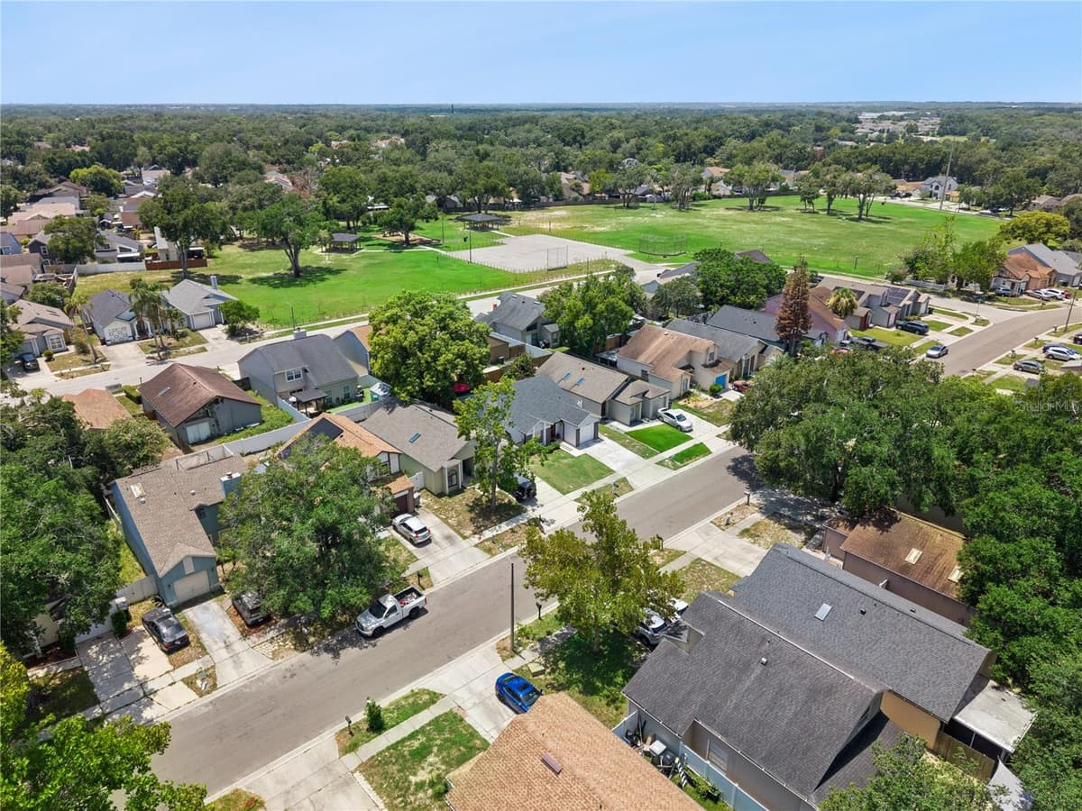 1256 PIN OAK DRIVE — photo 10 of 44