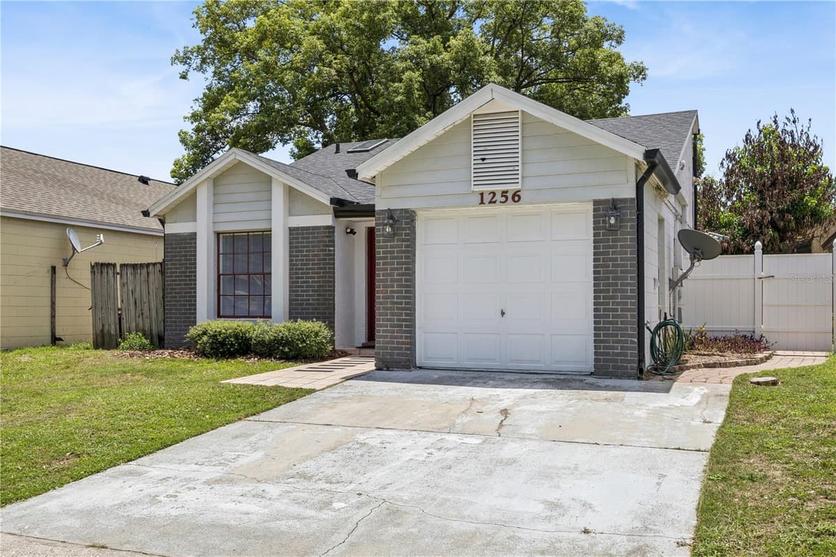 1256 PIN OAK DRIVE — photo 4 of 44