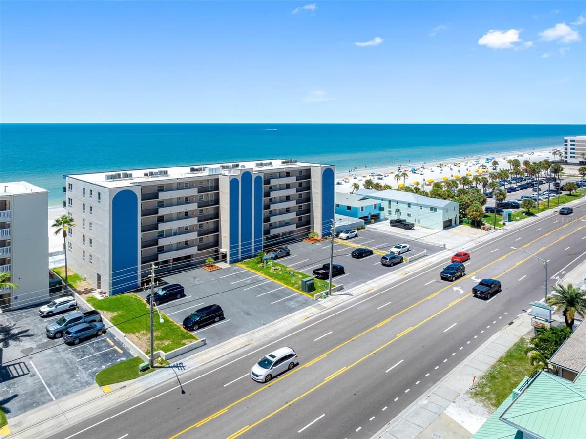 14300 GULF BOULEVARD — photo 31 of 35