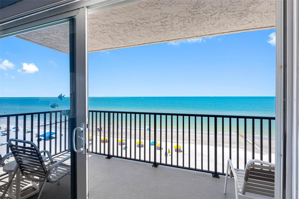 14300 GULF BOULEVARD — photo 4 of 35