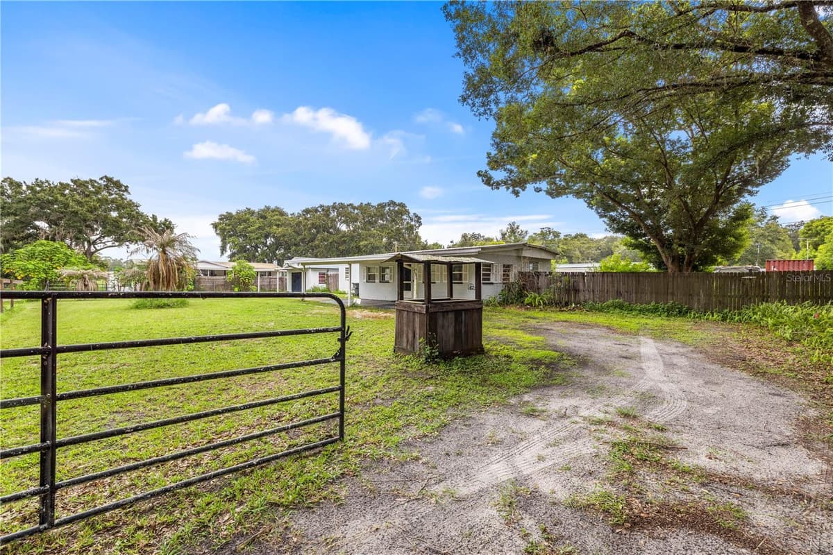 1733 OAKLAND ROAD — photo 41 of 46