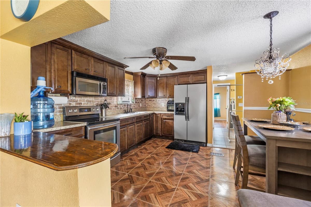 1733 OAKLAND ROAD — photo 12 of 46