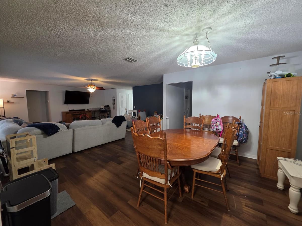 1040 VILLAGE GREEN ROAD — photo 10 of 36