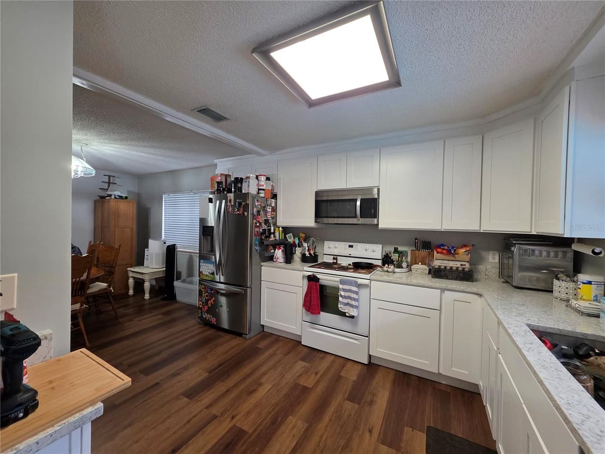 1040 VILLAGE GREEN ROAD — photo 13 of 36