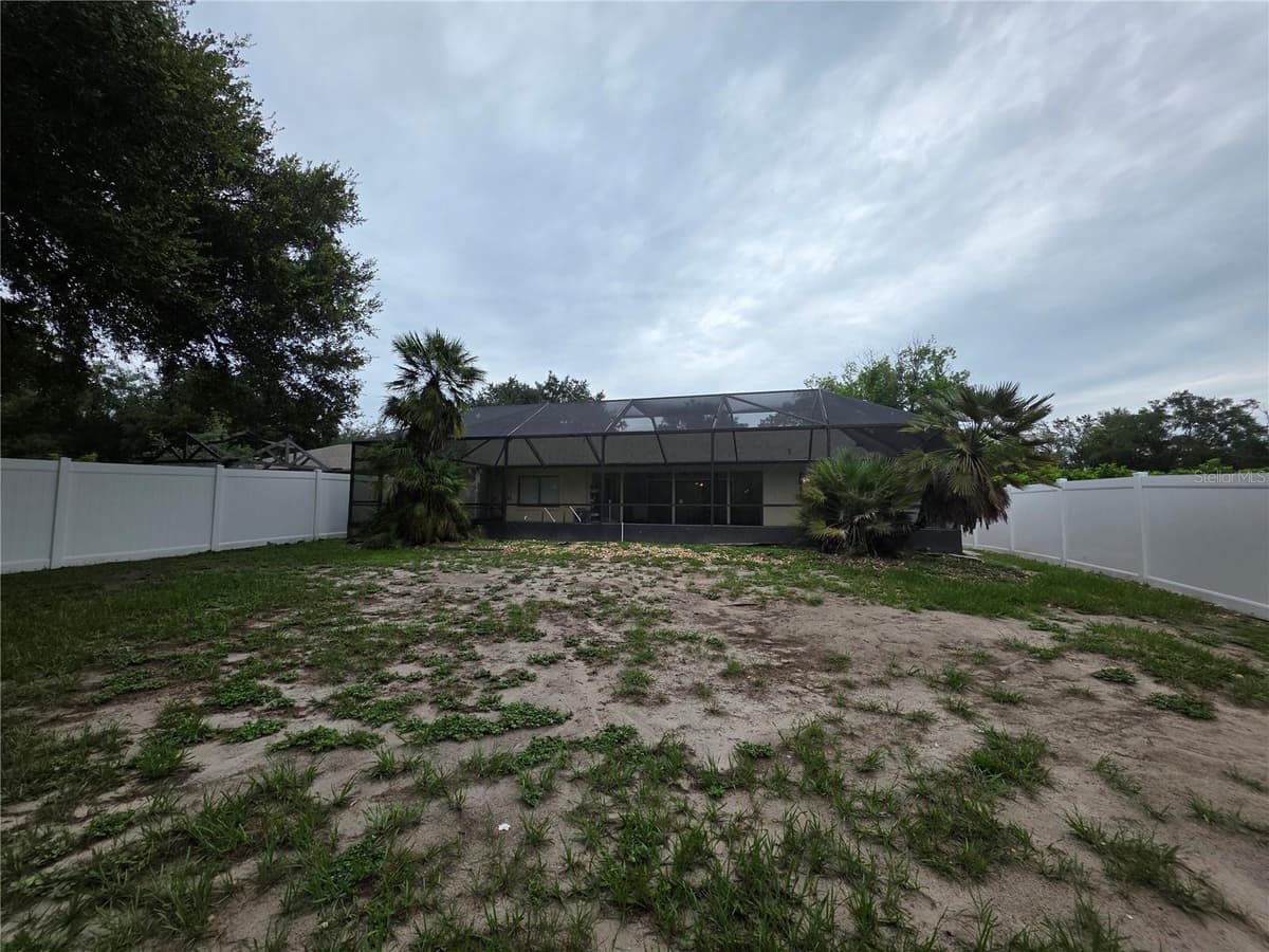 1040 VILLAGE GREEN ROAD — photo 34 of 36