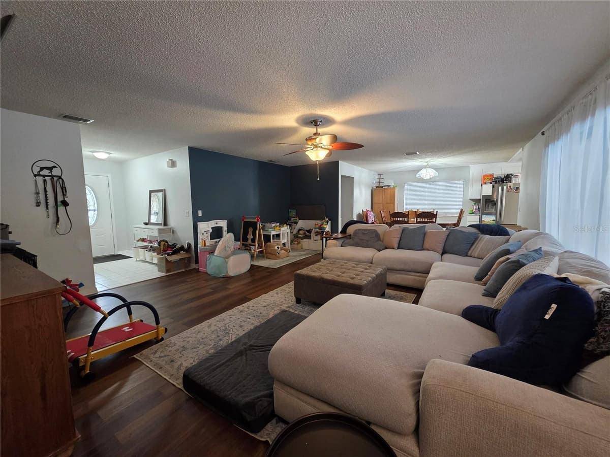 1040 VILLAGE GREEN ROAD — photo 7 of 36