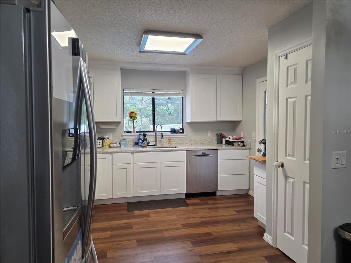 1040 VILLAGE GREEN ROAD — photo 11 of 36