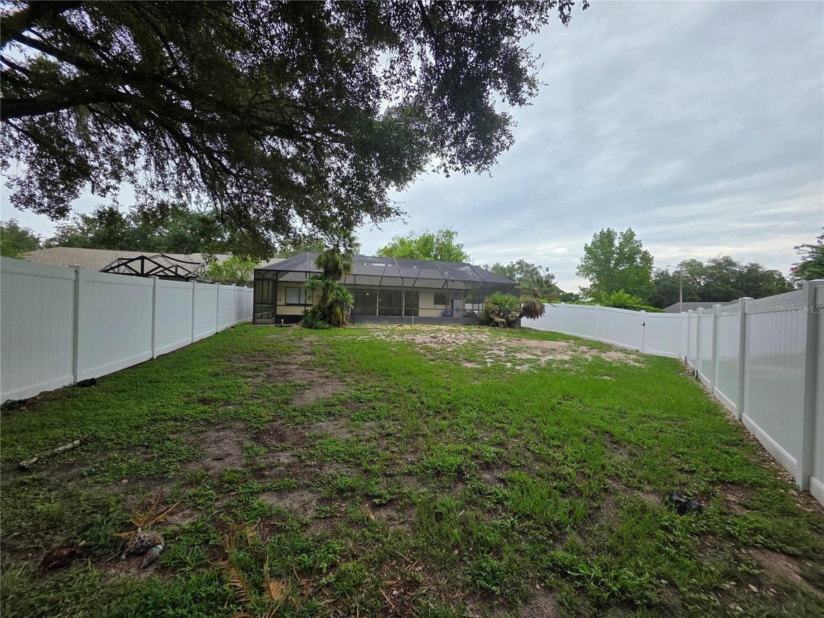 1040 VILLAGE GREEN ROAD — photo 33 of 36