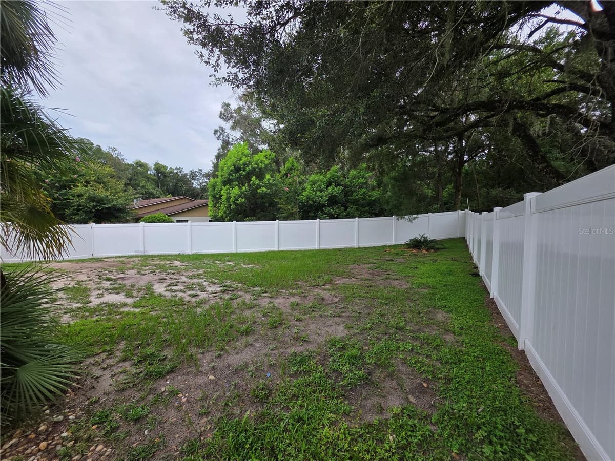 1040 VILLAGE GREEN ROAD — photo 35 of 36