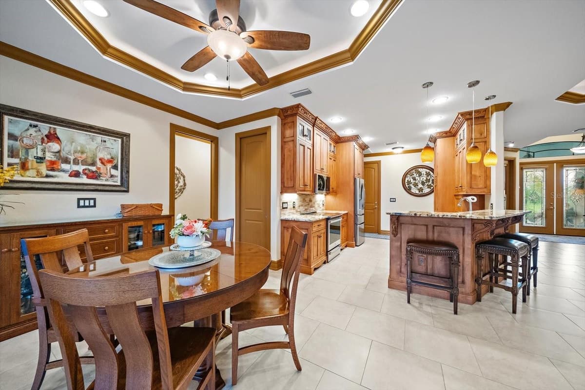 15172 LEIPZIG CIRCLE — photo 15 of 56