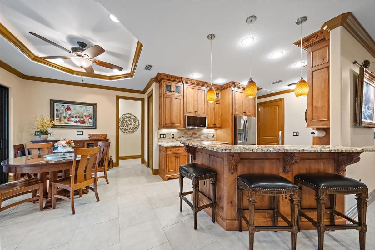 15172 LEIPZIG CIRCLE — photo 14 of 56
