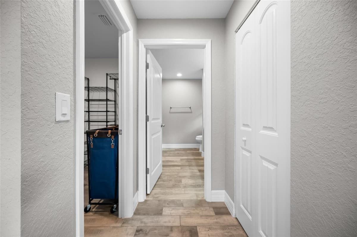 315 SWEETWATER DRIVE — photo 18 of 41