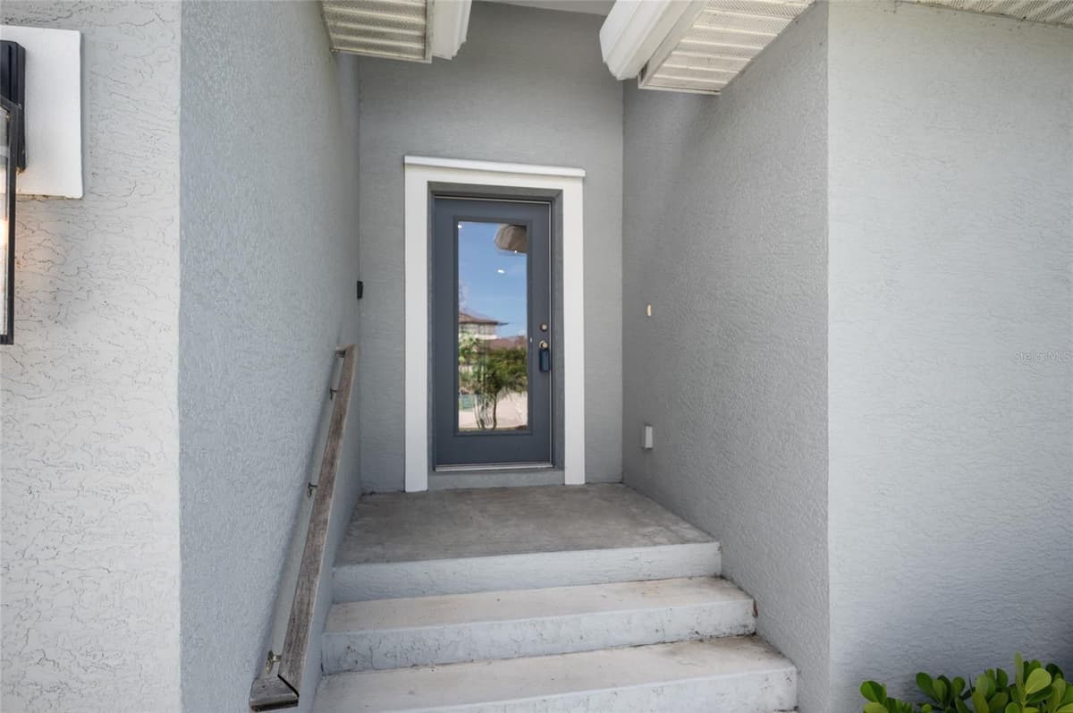 315 SWEETWATER DRIVE — photo 26 of 41