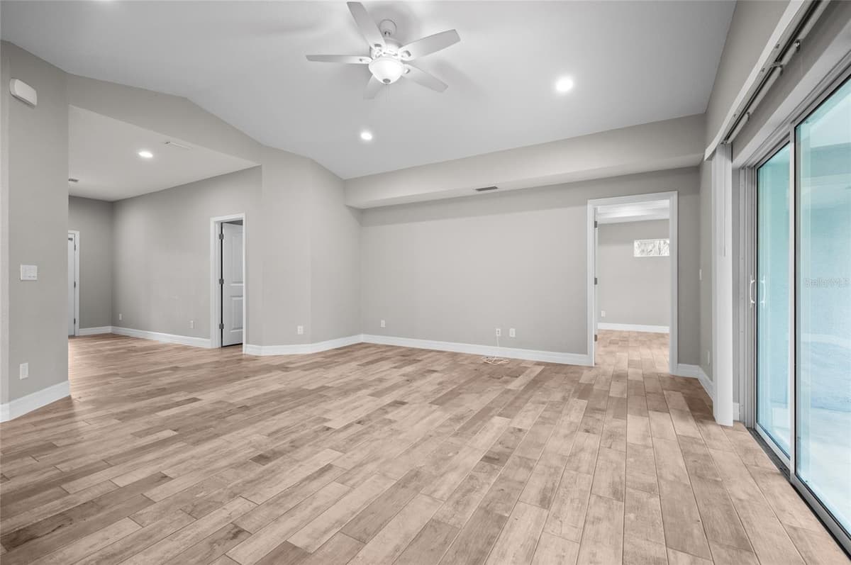 315 SWEETWATER DRIVE — photo 9 of 41