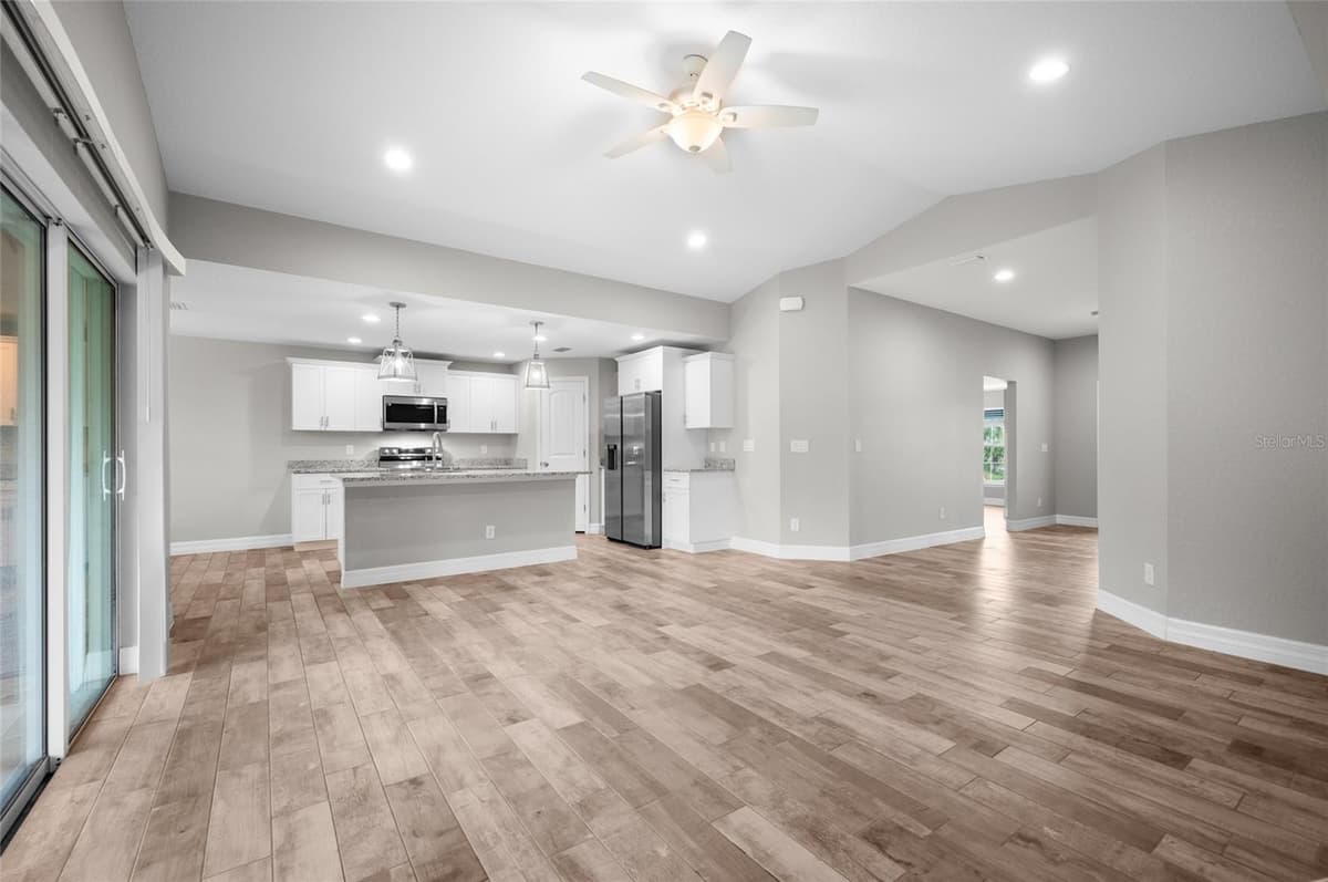 315 SWEETWATER DRIVE — photo 10 of 41