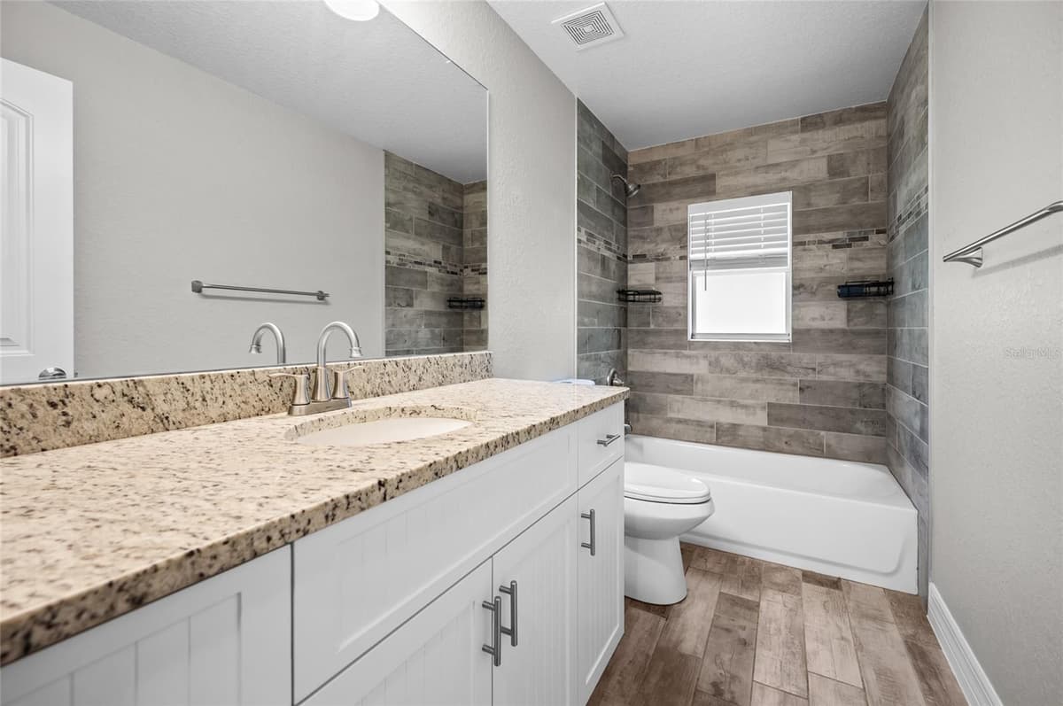 315 SWEETWATER DRIVE — photo 5 of 41