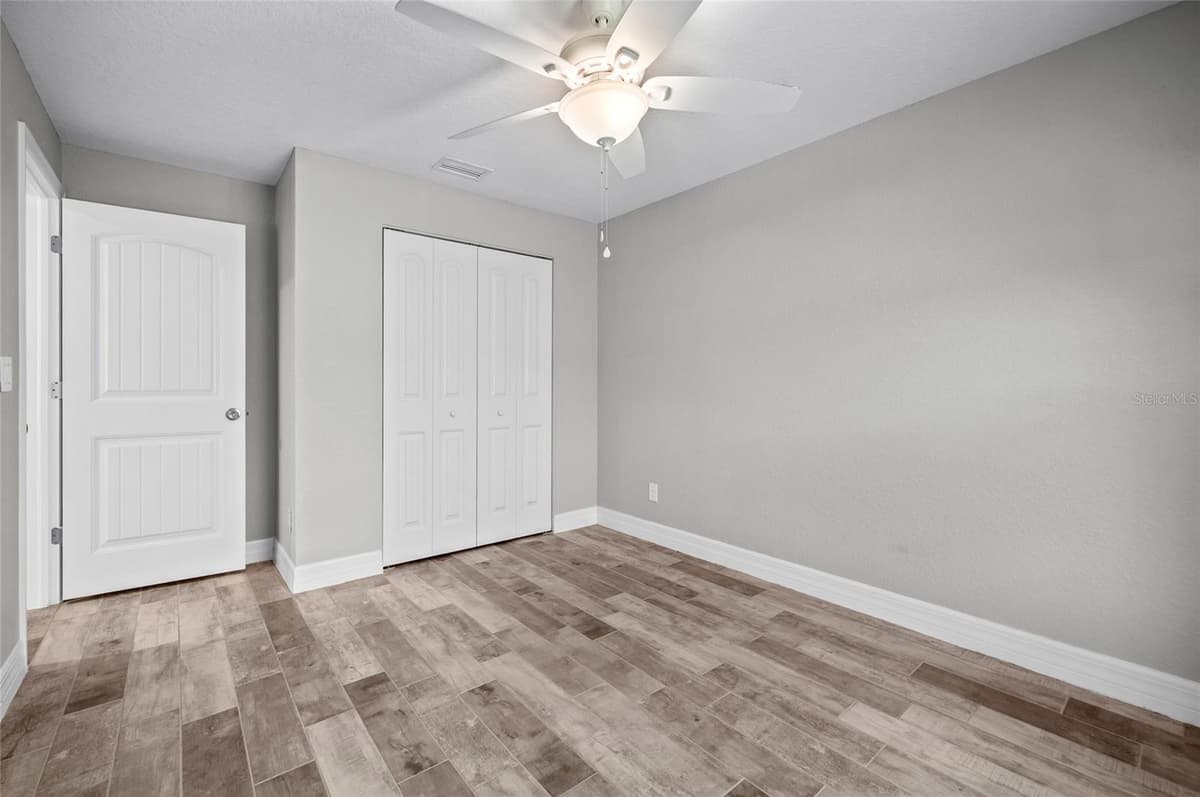 315 SWEETWATER DRIVE — photo 7 of 41