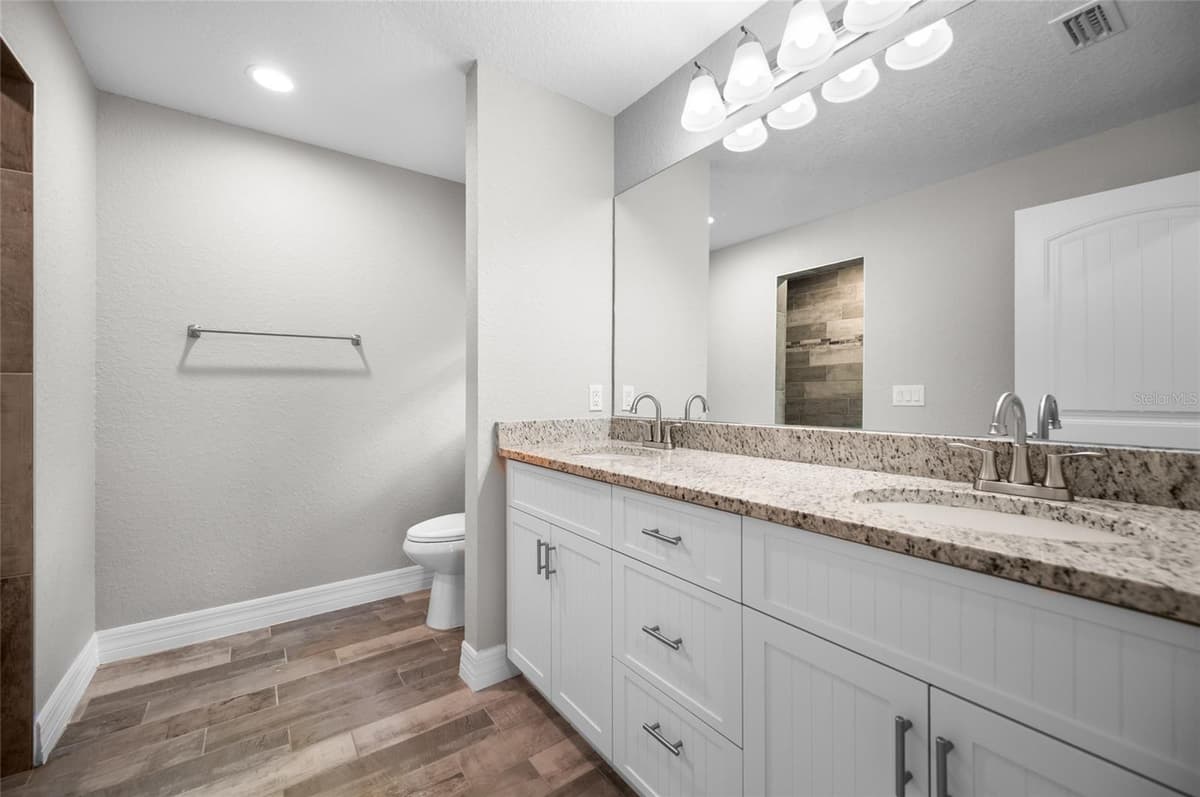 315 SWEETWATER DRIVE — photo 20 of 41
